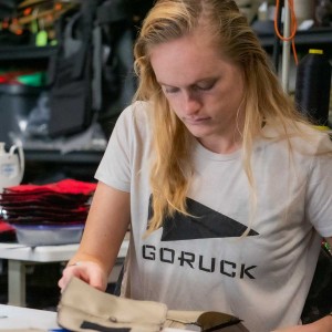 T-Shirt Goruck Cropped Spearhead Women White | FR-917523KDM